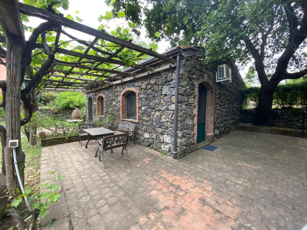 Bed And Breakfast Il Glicine Пиедимонте Етнео Екстериор снимка