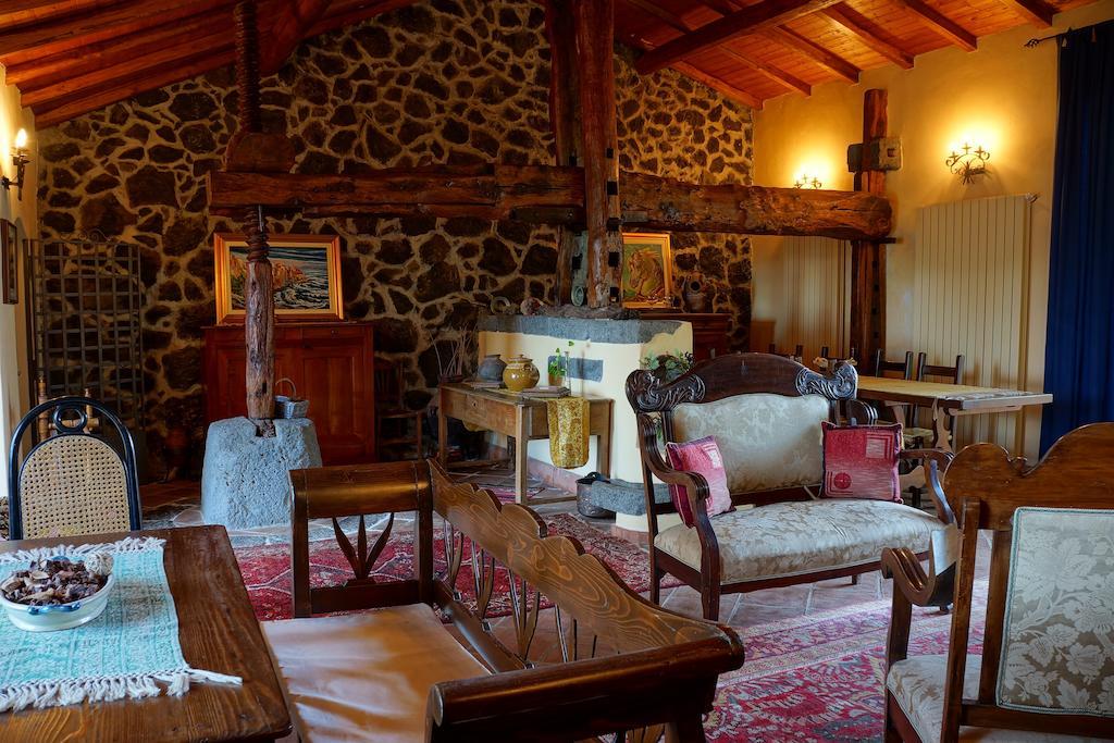 Bed And Breakfast Il Glicine Пиедимонте Етнео Екстериор снимка